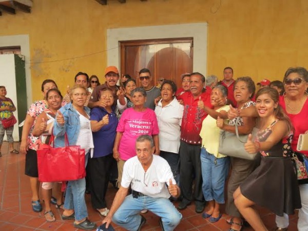 El "Gusano Rojas", va solo en la carrera por la corona de rey de la alegría en carnaval de Veracruz
