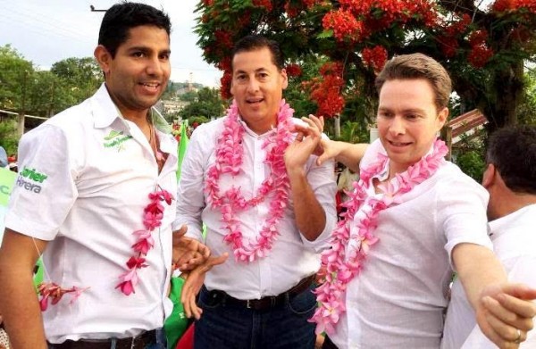 Alberto Silva líder del PRI en Veracruz, tomado de la manita con el gobernador de Chiapas Manuel Velasco Coello, quizás la imagen termine de reafirmar por qué es misógino