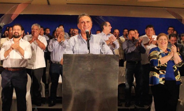 Miguel Ángel Yunes Linares destapó hoy su aspiración a gobernar Veracruz para acabar con la corrupción e inseguridad
