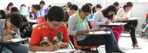 Desde Europa estudiantes demandan el pago al gobierno de Javier Duarte, están en crisis sin sus becas