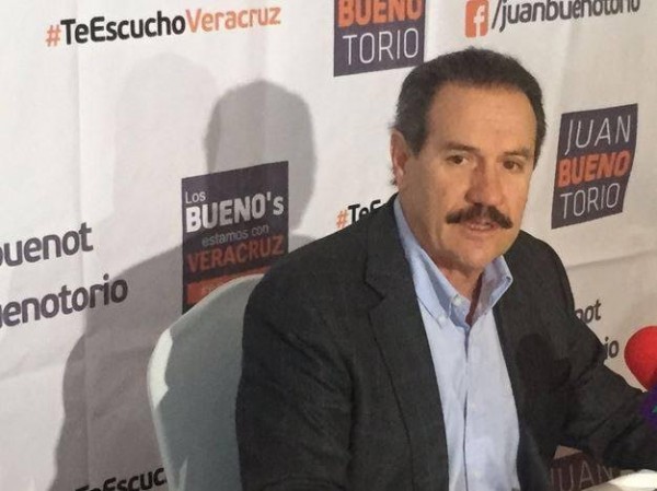 Juan Bueno Torio anunció esta mañana su renuncia al PAN tras 22 años por no estar de acuerdo con el proceso de selección que el CEN avaló para el candidato a gobernador en Veracruz