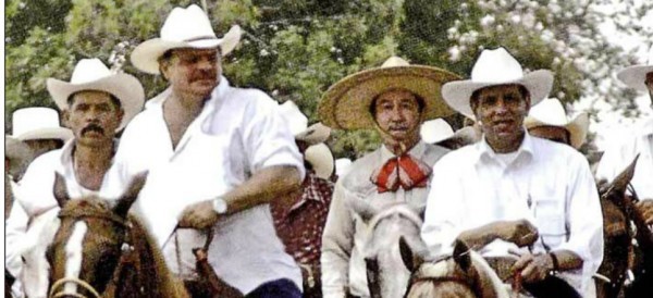 Pancho Colorado en sus tiempos realizó varias cabalgatas con el ex gobernador Fidel Herrera
