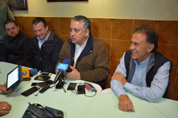En Xalapa Miguel Ángel Yunes Linares y Guadalupe Acosta Naranjo refrendaron la continuación de la alianza