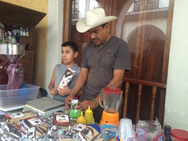Cafetaleros del estado de Veracruz afectados por actuación de "Coyotes" y falta de apoyo de autoridades/ Daniela Jácome