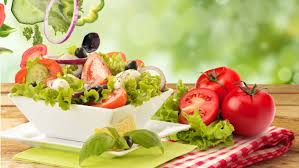 consumir verduras, frutas, hortalizas y tomar mucha agua es la mejor manera de tener un estómago sano