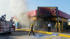 ¿Quiénes están causando los incendios en comercios de Veracruz?. Ya suman 4 en este mes, foto Eva Benitez