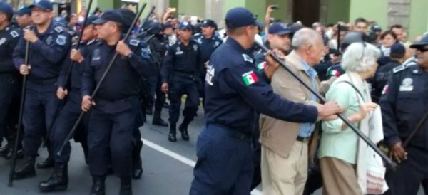 A toletazos policias de Arturo Bermudez arremetieron contra ancianos inofensivos que sólo pedían el pago de sus pensiones