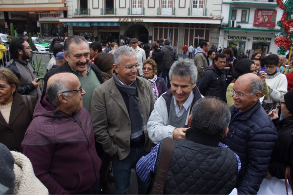 Académicos apoyaron a los jubilados en su marcha/Fotover