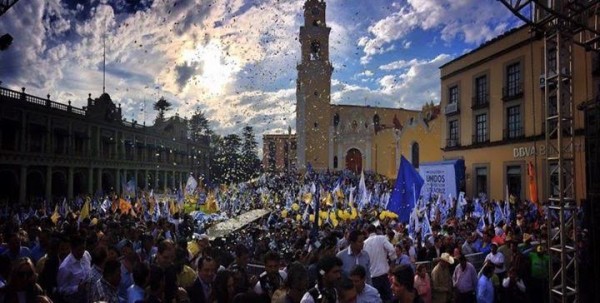 A reventar lució Xalapa en el registro de Miguel Ángel Yunes Linares como precandidato de la alianza PAN-PRD a la gubernatura de Veracruz