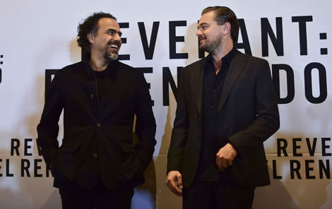 El director y el artor ofrecieron una conferencia de prensa en la ciudad de México/Foto: La Jornada