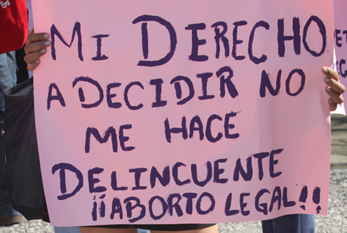 Via rápida diputados del PRI y algunos de "oposición" aprobaron encarcelar a mujeres que aborten, pero dejan libres a los que las asesinan, violan y secuestran