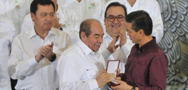 El único destapado veracruzano en el acto agrario fue Gustavo Carbajal Moreno...