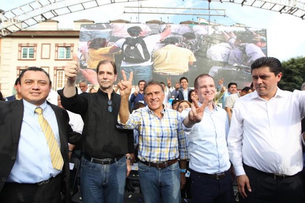 Al registro de Yunes Linares llegaron los líderes nacionales del PRD Agustín Basave y del PAN, Ricardo Anaya