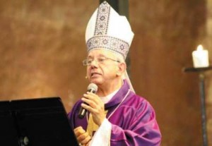 Como pocos obispos de la iglesia católica, Ramón Castro revela nombres de secuestradores y pide a funcionarios actuar para que regrese la paz al país.