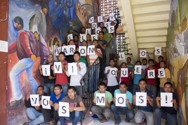 Fotografía tomada en la Escuela Normal Rural Raúl Isidro Burgos, de Ayotzinapa, en el estado de Guerrero, con la nueva camada de estudiantes, los “pelones”