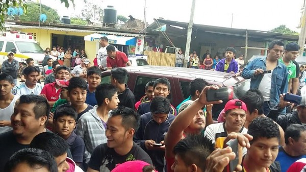La población reaccionó enardecida y pretendían escarmentar a ladrones/ Plumas Libres