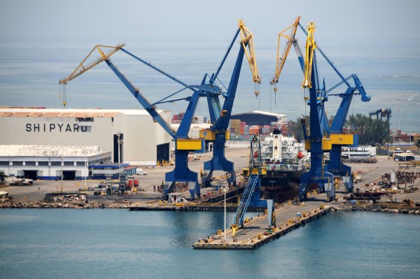 APIVER se ha mantenido indiferente ante los constantes derrames de sustancias tóxicas de barcos que llegan al puerto