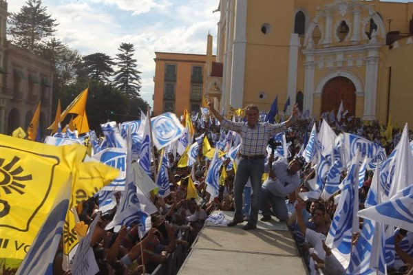"Estableceré el Estado de Derecho en Veracruz, mis instrumentos serán la Constitución General de la República y la Constitución Política de Veracruz.” promete Miguel Ángel Yunes al registrar su registro como candidato a gobernador por la alianza PAN-PRD