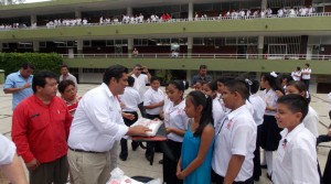 Vicente Benitez mantiene una adelantada campaña en los Tuxtlas con el aval del OPLE