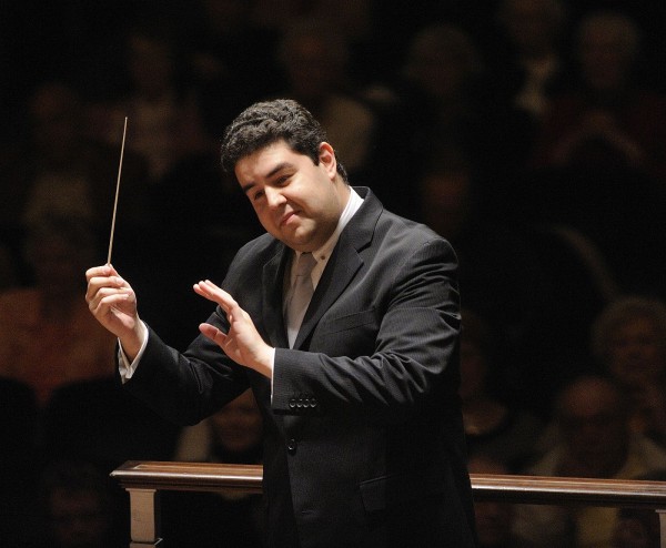 Tito Munoz conducting the Cleveland Orchestra