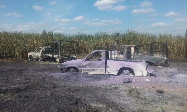 Por mala maniobra cuando robaban combustible, les explotaron los vehiculos/ agencias