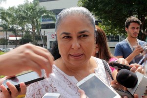 Sara Ladrón de Guevara hace historia al defender el presupuesto para la UV