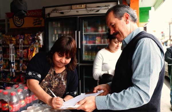 Recolecta firmas Juan Bueno Torio en Tezonapa y Omealca para registrar su candidatura independiente al gobierno de Veracruz