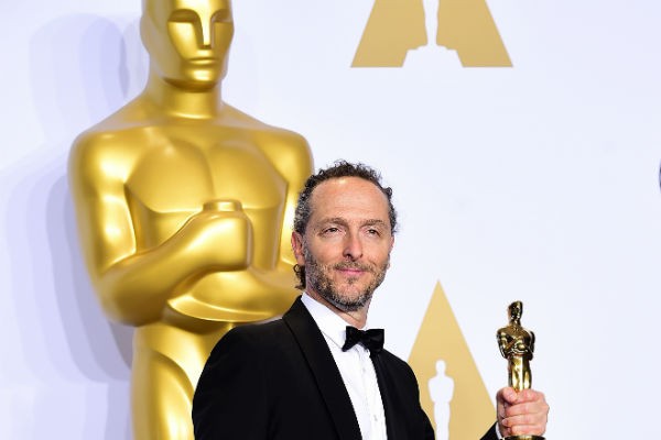 Lubezki, obtuvo su tercer estatuilla por tercer año consecutivo y ser conviertió en el primero en realizar esta hazaña
