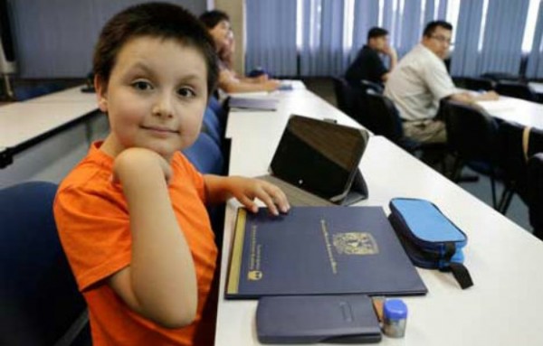 Carlos Santamaría Díaz con tan solo 9 años, es un niño genio