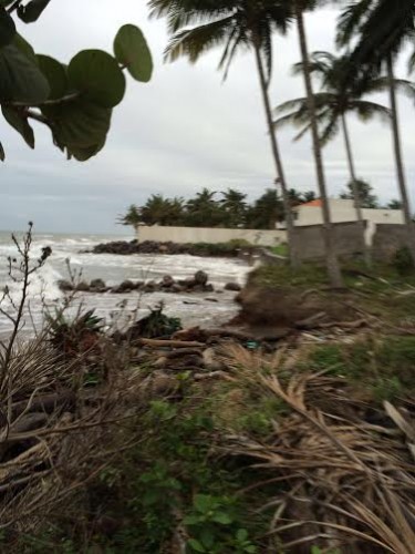 Una obra mal planeada está afectando a más de mil habitantes de costa en Alvarado/ Daniela Jácome