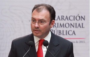Luis Videgaray ministro de Hacienda no ha logrado frenar la debacle económica del país
