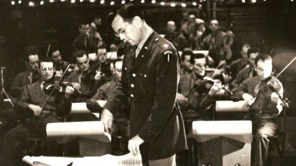 Un 1 de Marzo nace el músico Glenn Miller,