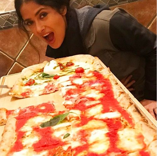 salma_hayek_muestra_su_mayor_pecado_en_instagram_1