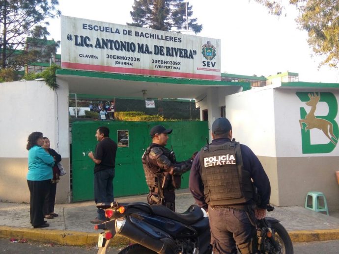 Desde el luneds 13 de febrero las instalaciones se cuentran vigiladas por policías/Plumas Libres 