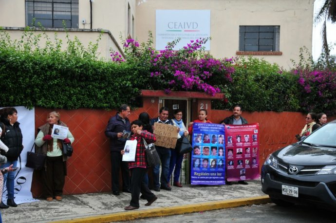 Protesta de padres y madres de desaparecidos/Plumas Libres