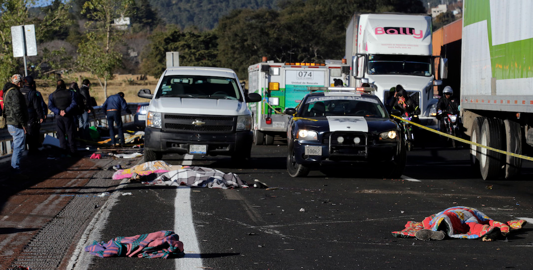 Reportan 11 Muertos Ocho Peregrinos Tras Choque De Dos Camionetas En La Autopista México 6801