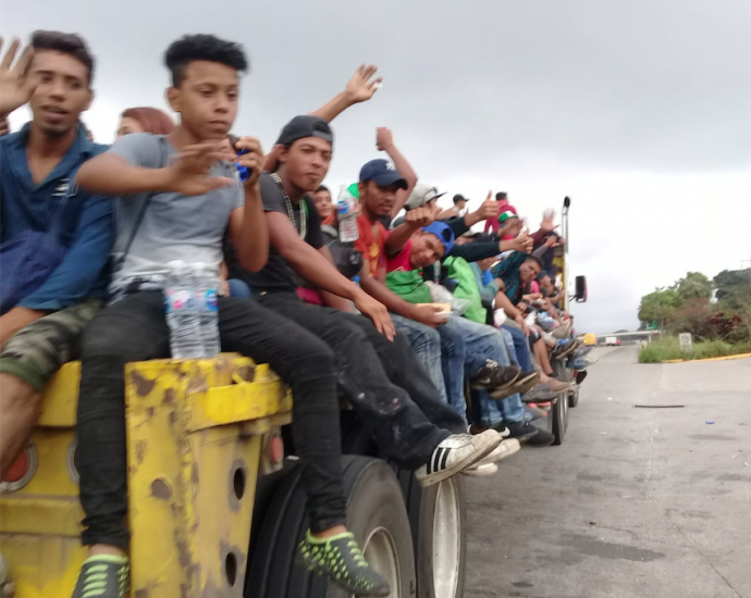 Los 100 migrantes secuestrados en Veracruz, habrían sido vendidos al narco en Puebla, 65 eran niños, 7 mujeres y los demás ho Captura-de-pantalla-2018-11-04-a-las-9.53.04-a.m.-690x550