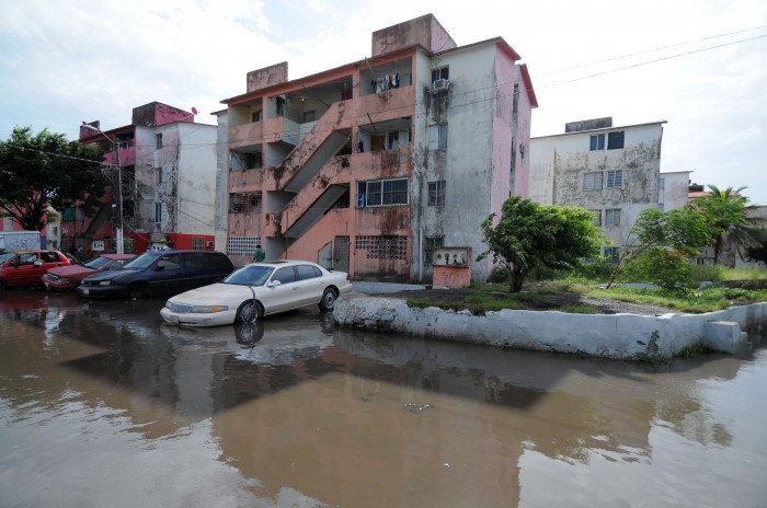 Habitantes de infonavit Chivería de Veracruz piden 