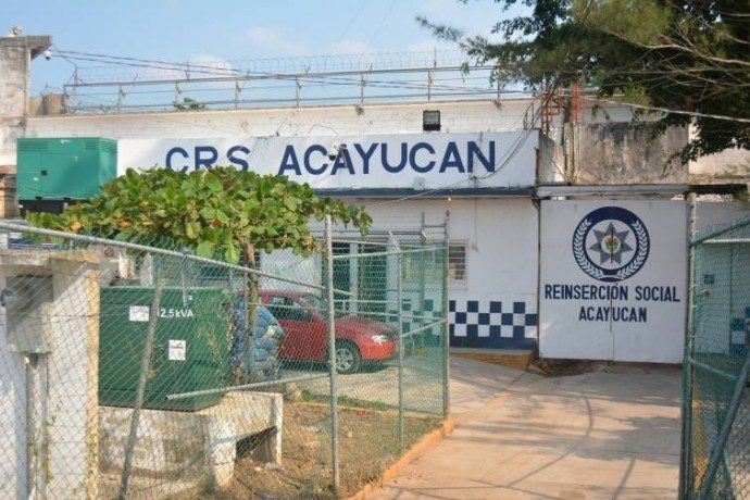 Se inconforman por designación de Evi Ruíz Hernández como director de penal en Acayucan, ex priísta con negros antecedentes,  Aca-690x460