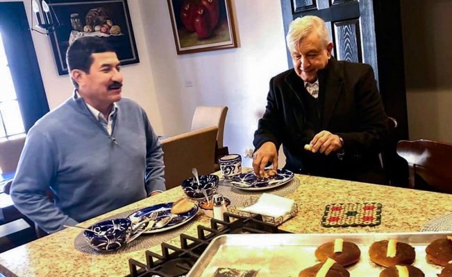 Duele que jóvenes cometan delitos, asegura AMLO