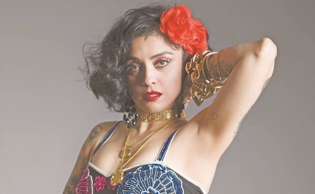 No me siento una heroína: Mon Laferte No me siento una heroína: Mon Laferte