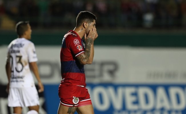 Víctor Guzmán saldría de Chivas... ¿por posible dopaje? Víctor Guzmán saldría de Chivas... ¿por posible dopaje?
